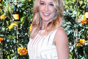Bang Showbiz / Anna Camp has opened up about being bisexual
