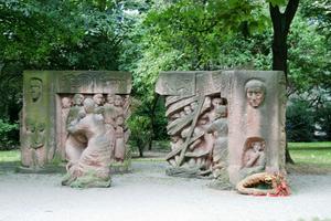 A sculpture by Ingeborg Hunzinger commemorates the Rosenstrasse protest in Berlin. NikiSublime/Flickr via Wikimedia Commons, CC BY