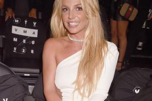 Bang Showbiz / Britney Spears' pal has questioned her arrest