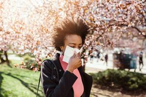 Windy days can mean more pollen and more sneezing. mladenbalinovac/E+ via Getty Images
