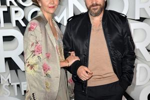 Bang Showbiz / Maggie Gyllenhaal made a confession about Peter Sarsgaard's bees