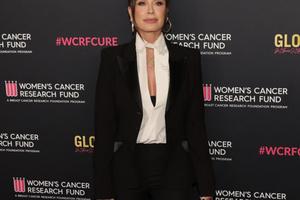 Bang Showbiz / Kyle Richards is single