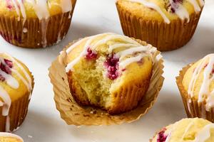 The lemon and raspberry flavors totally shine through. (Alex Lepe/TCA)