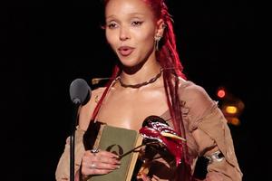 Bang Showbiz / FKA Twigs is suing Shia LaBeouf.