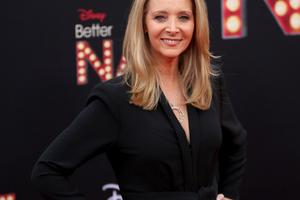 Bang Showbiz / Friends alum Lisa Kudrow