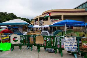 Leonard Ortiz/The Orange County Register/TNS