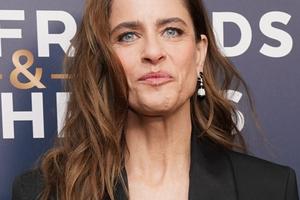 Bang Showbiz / Amanda Peet was diagnosed with breast cancer last year