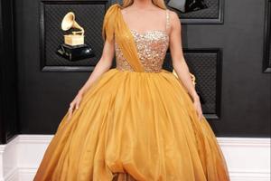 Bang Showbiz / Carrie Underwood's faith keeps her grounded