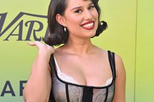 Bang Showbiz / RAYE is at the top of the UK Albums Chart for the first time