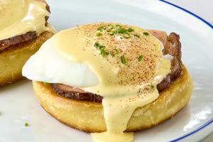 Blender hollandaise makes this fancy breakfast a breeze. (Alex Lepe/TCA)