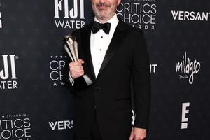 Bang Showbiz / Jimmy Kimmel has poked fun at Donald Trump's Iran threats.