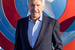 Bang Showbiz / Harrison Ford stars in the Apple show