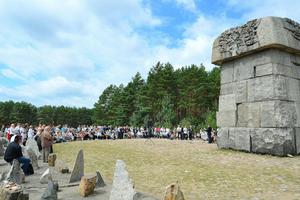 A commemorative ceremony in 2013 marks the 70th anniversary of the revolt in the Treblinka death camp. Adrian Grycuk/Wikimedia Commons, CC BY-SA