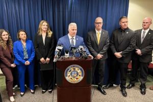 Hector Amezcua/The Sacramento Bee/TNS