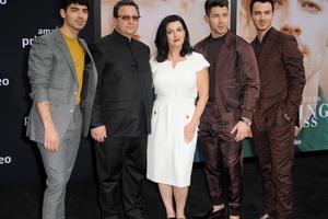 Bang Showbiz / (L-R) Joe Jonas, Paul Kevin Jonas, Denise Jonas, Nick Jonas and Kevin Jonas