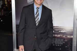 Bang Showbiz / Steve Guttenberg helped rescue people from the California wildfires