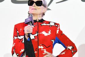 Bang Showbiz / Meryl Streep won't be putting pen to paper to tell her story in a memoir