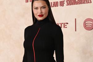 Bang Showbiz / Adriana Lima is happy for her kids to follow her into showbusiness