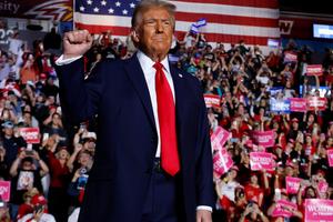 Bang Showbiz / President Donald Trump thinks he has a dangerous job