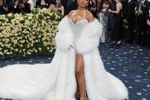 Bang Showbiz / Megan Thee Stallion is ending her Broadway run early.