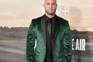 Bang Showbiz / Chet Hanks has moved to a trailer park