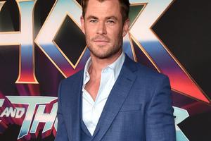 Bang Showbiz / Kenneth Branagh suggests ending for Chris Hemsworth's Thor