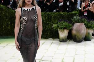 Bang Showbiz / Gigi Hadid at the Met Gala