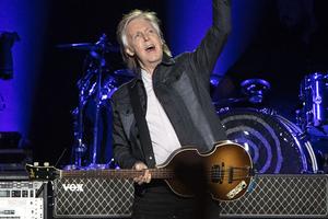 Bang Showbiz / Sir Paul McCartney has duetted with his former bandmate