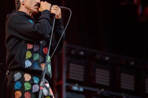 Bang Showbiz / Red Hot Chili Peppers have struck an almighty deal for their entire music catalogue