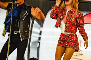 Bang Showbiz / Shania Twain has been working on a new album