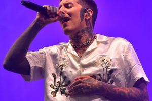 Bang Showbiz / Bring Me The Horizon powered through with the set after the disturbance