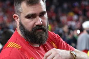 Bang Showbiz / Former Philadelphia Eagles centre Jason Kelce