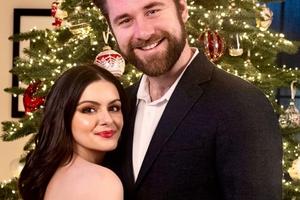 Bang Showbiz / Ariel Winter is said to have split from her boyfriend Luke Benward after nearly six years together