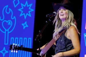 Bang Showbiz / Lainey Wilson got married last weekend