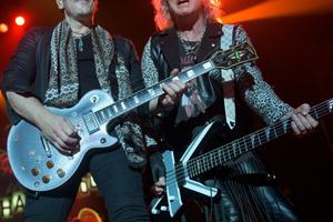 Bang Showbiz / Def Leppard have stayed together because they all share a sense of humour