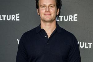 Bang Showbiz / Jonathan Groff will reunite with Daniel Radcliffe in Trust The Man