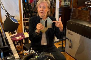 Bang Showbiz / Sir Paul McCartney has topped the chart again.