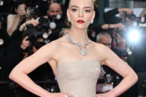 Bang Showbiz / Anya Taylor-Joy bullied over looks