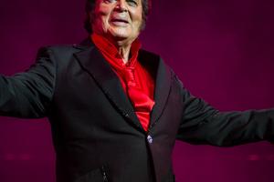 Bang Showbiz / Engelbert Humperdinck has recalled the moment comedy legend Jerry Lewis paid him one of the greatest compliments of his career - telling the singer he performed the finest impression of him he had ever seen