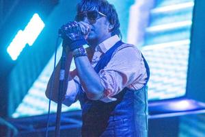 Bang Showbiz / The Strokes explain new album delay.