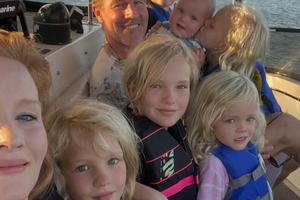 Bang Showbiz / James Van Der Beek with his six children