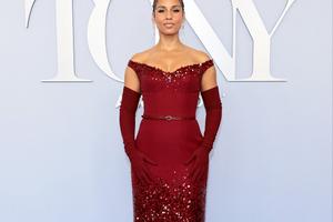 Bang Showbiz / Singer-songwriter Alicia Keys
