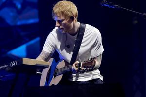 Bang Showbiz / Ed Sheeran crashed a wedding
