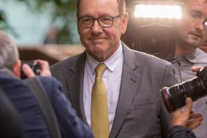 Bang Showbiz / Kevin Spacey kept his sexuality hidden