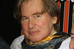 Bang Showbiz / Val Kilmer was 'quite insecure'