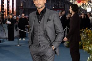 Bang Showbiz / Patrick J. Adams wants to bring back Suits.