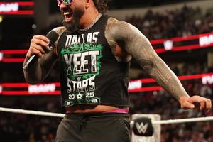 Bang Showbiz / Jey Uso's wife has filed for divorce.