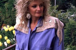 Bang Showbiz / Bonnie Tyler told how she could not wait to get back on the road in what would become her final television interview