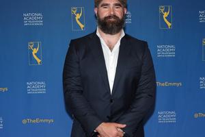 Bang Showbiz / Jason Kelce reveals how many beers he drank at brother Travis Kelce's and Taylor Swift wedding