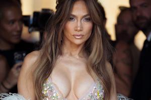 Bang Showbiz / Singer-and-actress Jennifer Lopez